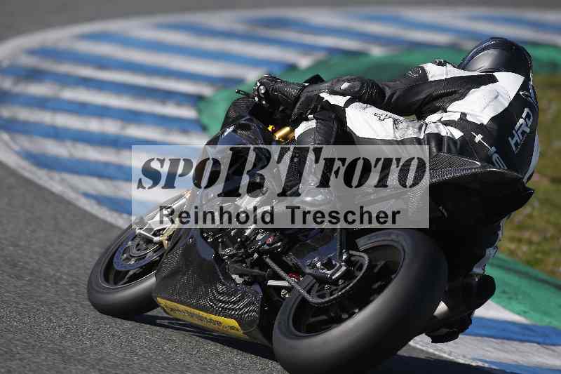 /02 29.01.-02.02.2024 Moto Center Thun Jerez/Gruppe gruen-green/backside